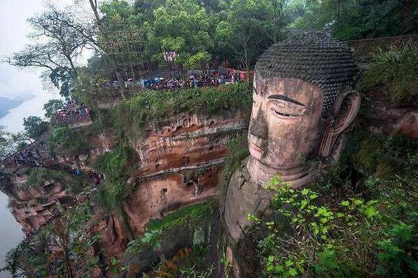 乐山大佛被洪水淹至脚趾,为何有如此高的热度?