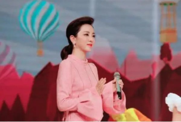 被“嫁”60岁老头后，李思思落泪数次，为什么？