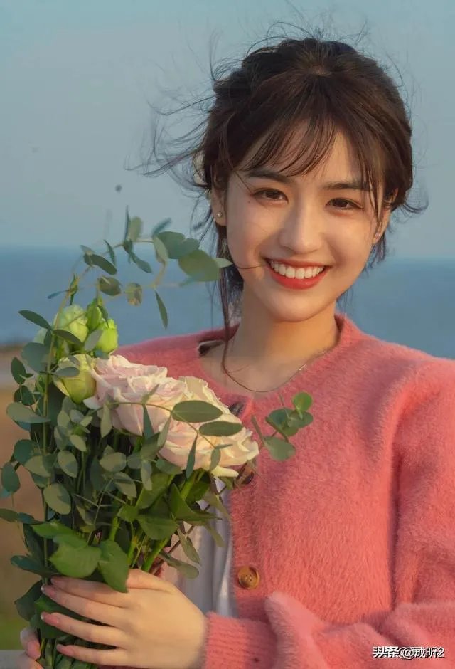 男人看到漂亮女人的第一眼是什么感觉？