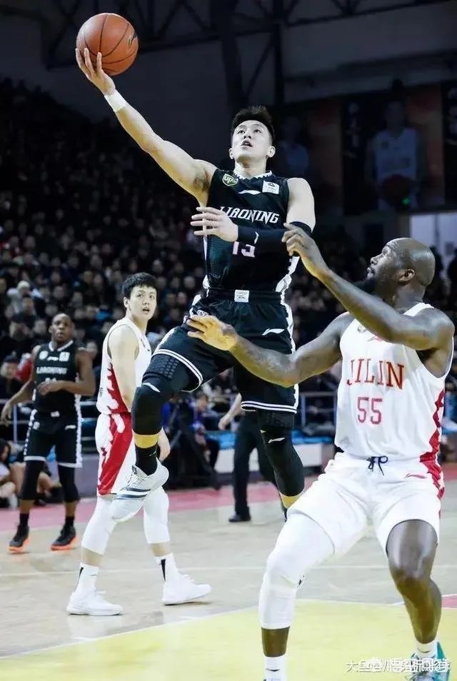 韩德君受伤，坑了辽宁，更坑了广东，早知道韩受伤，花那么多钱换外援干哈，你认为呢？