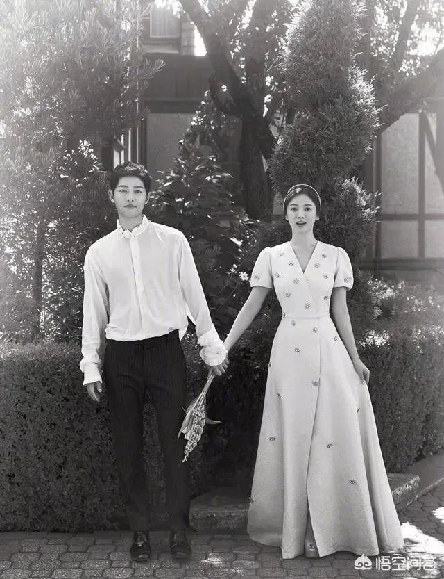 婚礼后宋仲基宋慧乔人气急剧下降,你怎么看待明星炒婚现象?