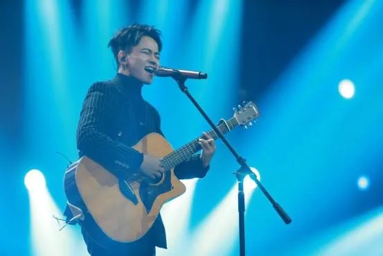 《明日之子》才旺罗布遭淘汰，疑似有粉丝疯狂为王竟力刷票，这些人算是社群吗？