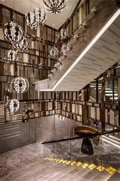 用如此摩登手法打造出来的魔术空间,要多酷有多酷!