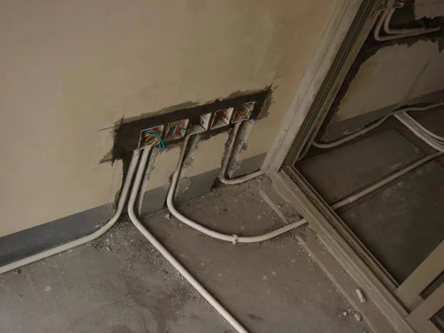 墙壁插座怎样接线