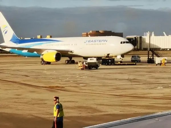 国务院就东航坠机举行发布会，援助及服务工作进行的如何？