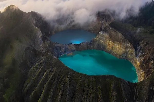 印度5万年前的陨石坑湖，一夜之间突然变红，是什么原因？