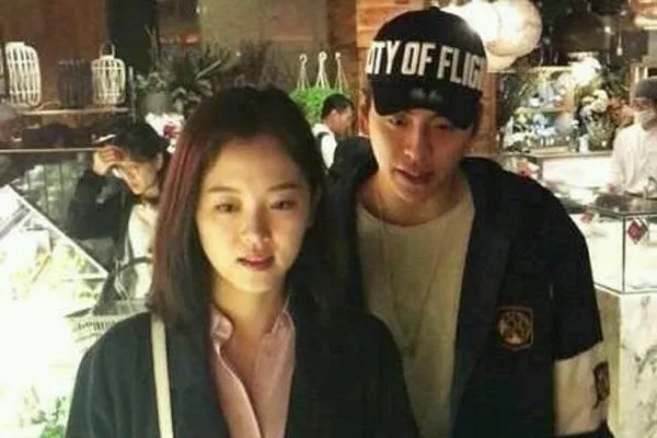 姜汉娜王大陆怎么认识的 因拍戏相识的跨国之恋