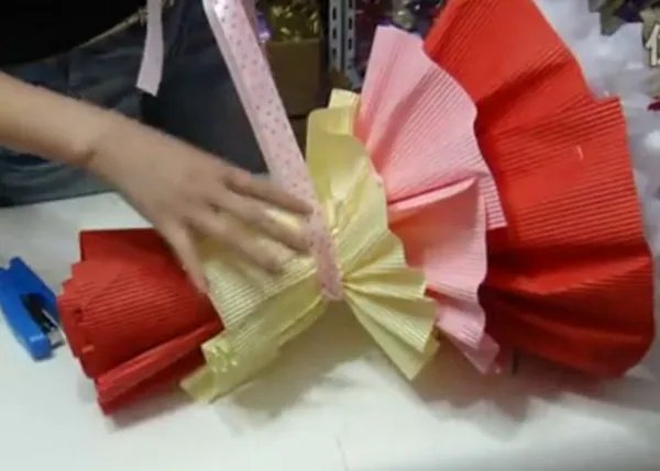 如何包装玫瑰花(图解)?