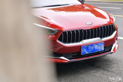 起亚K3全面测评：1.4T性能出色，1.5L新款配置惊喜多