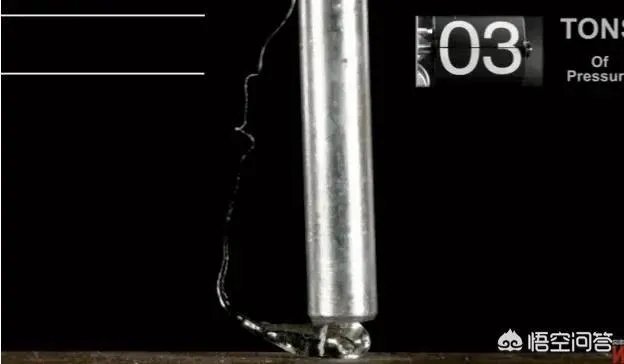 子弹都打不碎的“鲁珀特之泪”为何一捏尾部就碎了?