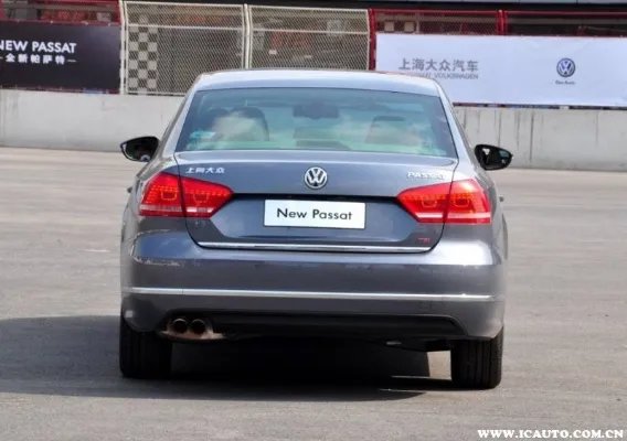 帕萨特与辉腾的区别,大众帕萨特和辉腾的标志区别