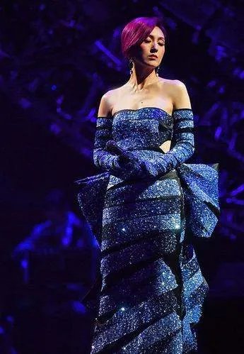 谁有 杨千嬅-2002 万紫千红 演唱会[香港]音乐专辑百度云网盘下载