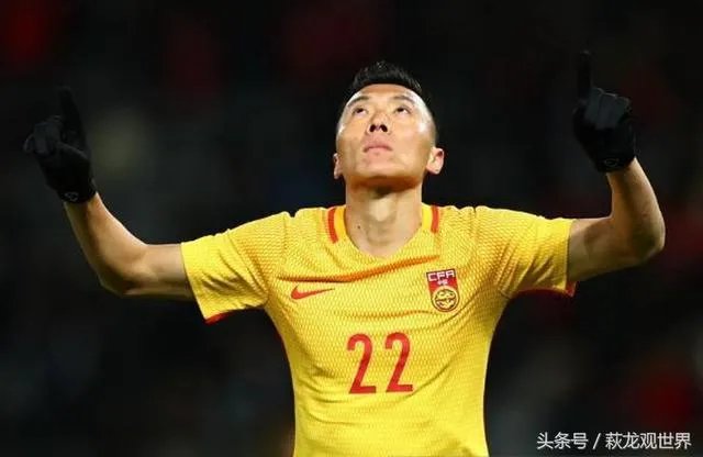 韦世豪为国足闪电破门，却被换下，里皮葫芦里卖的是什么药？