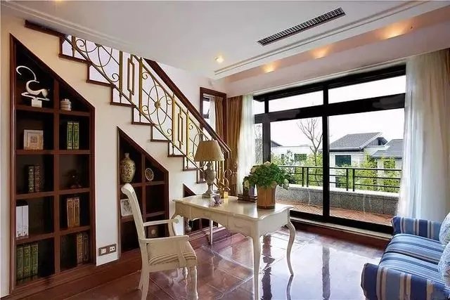 楼梯下的空间,难道就我觉得浪费吗?复式房必看!