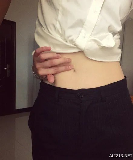 反手摸到肚脐眼就是好身材？一大波蛮腰福利来袭