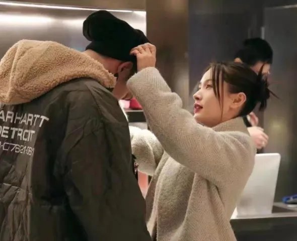 王子文与吴永恩接吻后，疑似回应称有爱情但不方便聊。两个人感情是炒作吗？