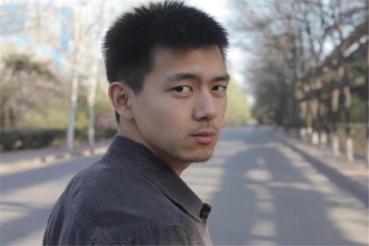 李现为周杰伦打榜,说明李现是一个喜欢什么样明星的人?