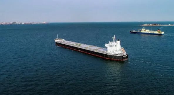 轮船底部一般会涂抹底漆主要原因包括  为什么轮船底部要抹底漆