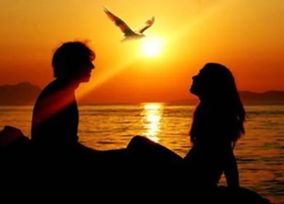 爱一个人怎么表达出来 特别深爱一个人的情话