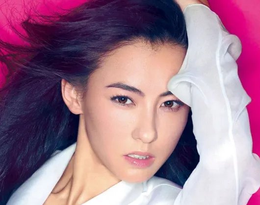 张柏芝传出好消息,谢霆锋亲自为她点赞,网友吐槽王菲是透明人吗!咋回事?