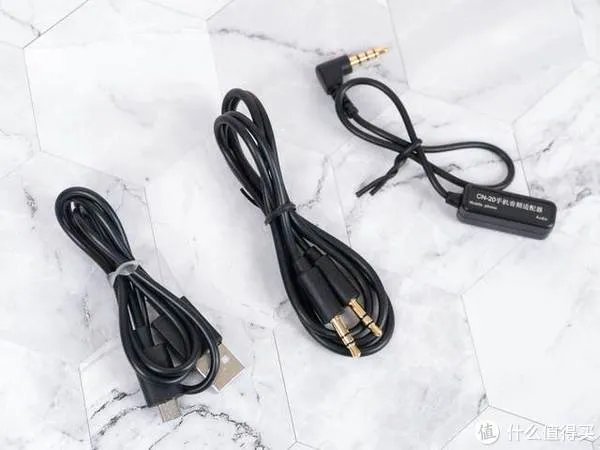 带电子管的大振膜电容麦克风麦拉达T8:原来自己的声音那么好听