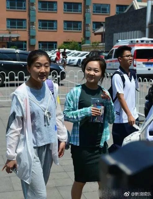 林妙可参加高考，万一考的很好怎么办，还当明星吗？