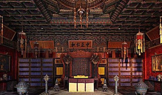 故宫到了五点之后就不让游客进入是因为什么原因？