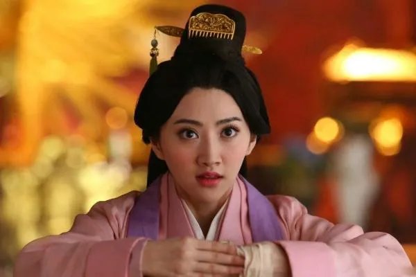 汉成帝的真爱到底是谁,为何说赵飞燕与赵合德加起来,都不如一个男人?