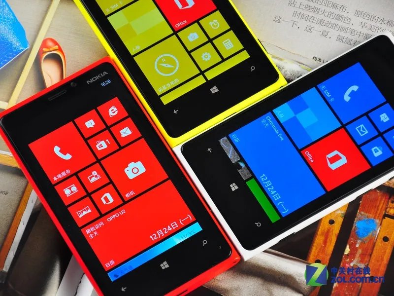 WP8炫彩魅力诱惑 三色诺基亚920真机图赏