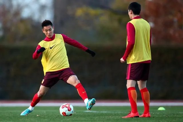 韦世豪为国足闪电破门，却被换下，里皮葫芦里卖的是什么药？