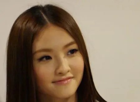 在冲上云霄2的大结局的结尾的时候有一个女生的英文歌，是哪首歌