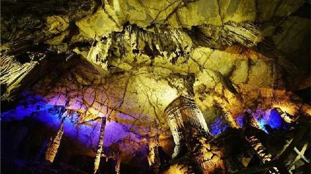 地下喀斯特地貌的溶洞有什么