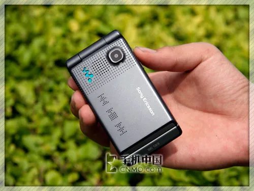 索尼爱立信时尚双雄W380/Z555对比评测