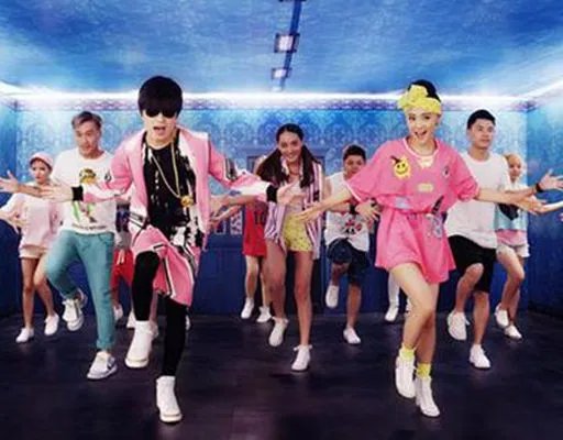 玖月奇迹踩踩踩现场曝光 广场舞大败踩踩踩