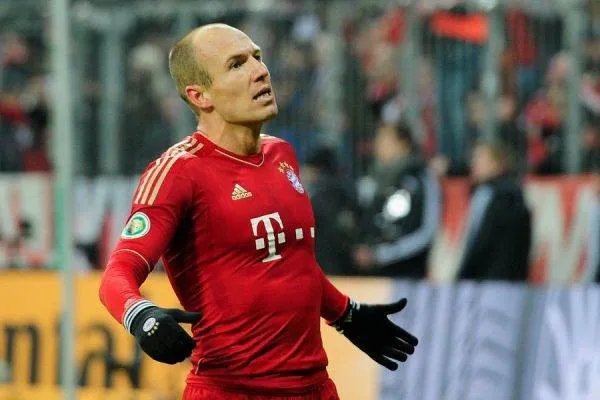 罗本和贝尔谁的速度更快？技术上有又是谁更细腻？