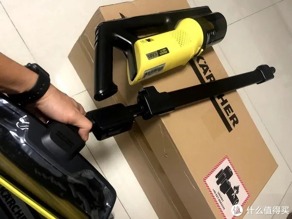 无线吸尘器入门好选择 500块买个德国的吸尘器的优缺点 KARCHER