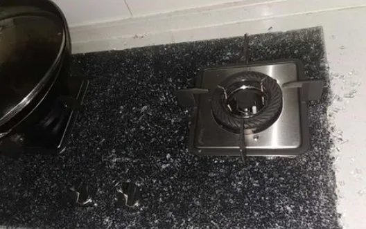 网购美的燃气灶突然爆炸是怎么回事？
