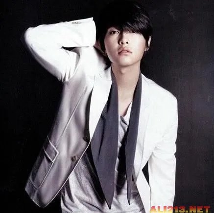 丹东男孩因美貌走红韩国 细数韩国妖艳的美男