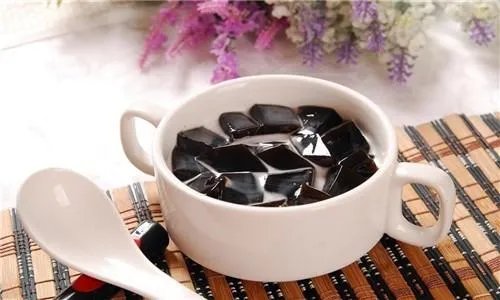 龟苓膏里面真的有乌龟吗？