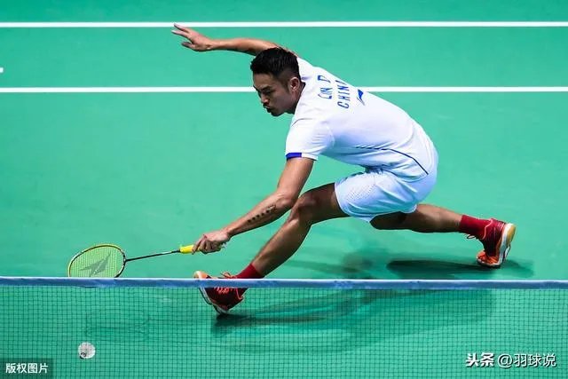 羽毛球训练收费