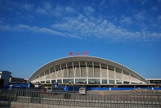 廊坊和唐山相比哪个发达?是不是廊坊比唐山发达很多?