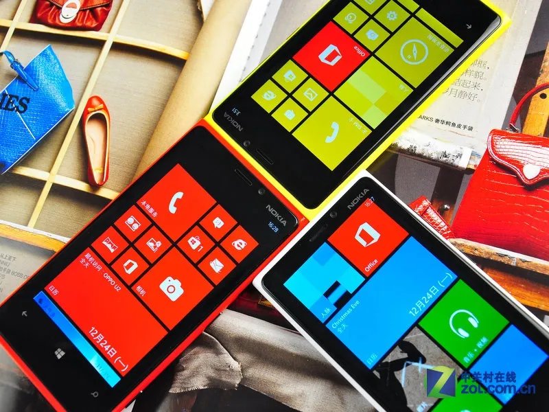 WP8炫彩魅力诱惑 三色诺基亚920真机图赏