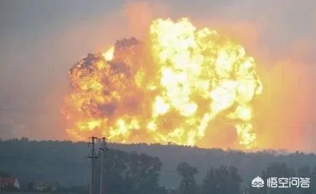乌大型军火库就爆炸了