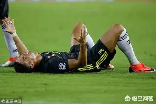 c罗红牌罚下对吗？