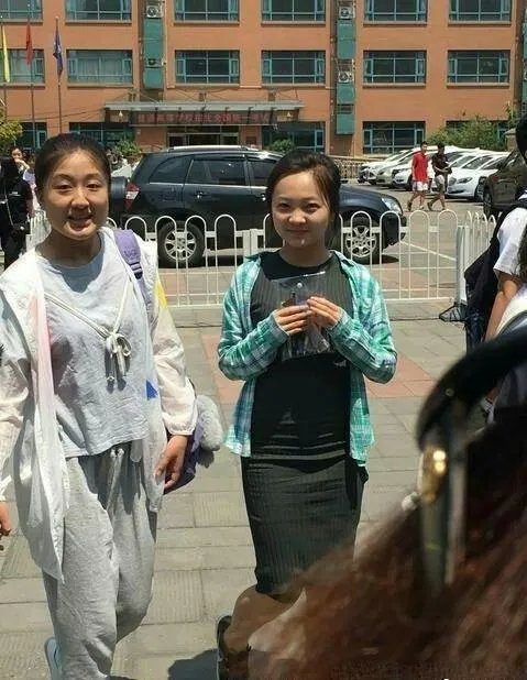 林妙可参加高考，万一考的很好怎么办，还当明星吗？