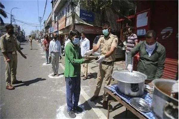 被迫滞留在印度的中国人，其生活有什么变化吗？