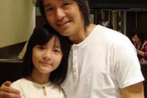 当徐娇喊周星驰爸爸时，周星驰有什么反应？