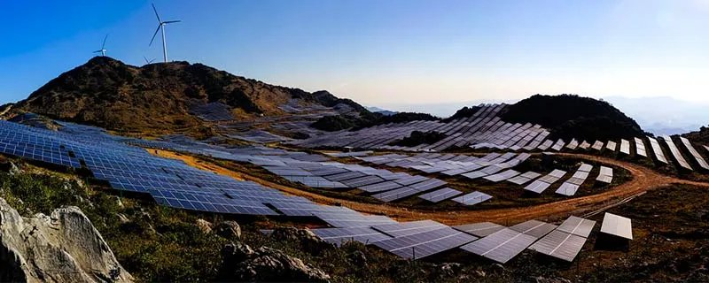 梳子摩擦头发吸纸片原理 为什么梳子在头发上摩擦就会把纸吸起来