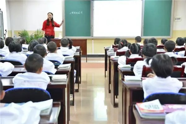 今秋开学起，劳动课正式升级为中小学独立课程，师资力量够吗？