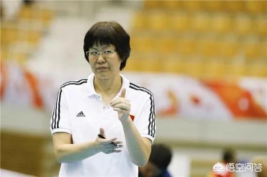 2018排超联赛颁奖典礼，中国女排主帅郎平为什么不参加？